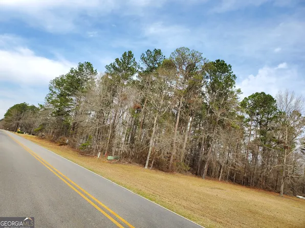 320 Plantation Dr, Sandersville, GA 31082