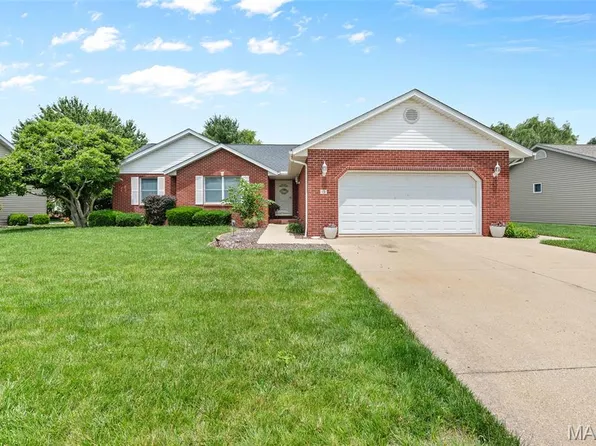 15 Quail Dr, Highland, IL 62249
