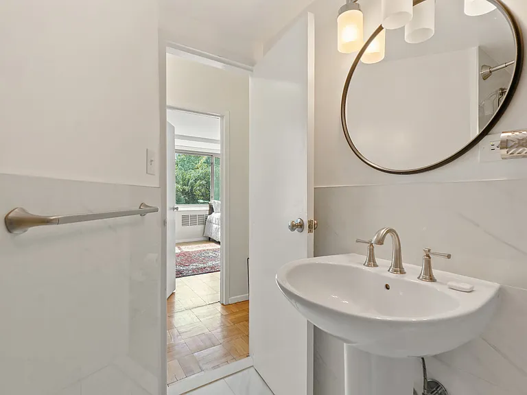 4200 Cathedral Ave NW #614 — Photo 3