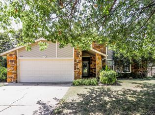 1262 E 140th Pl, Glenpool, OK 74033