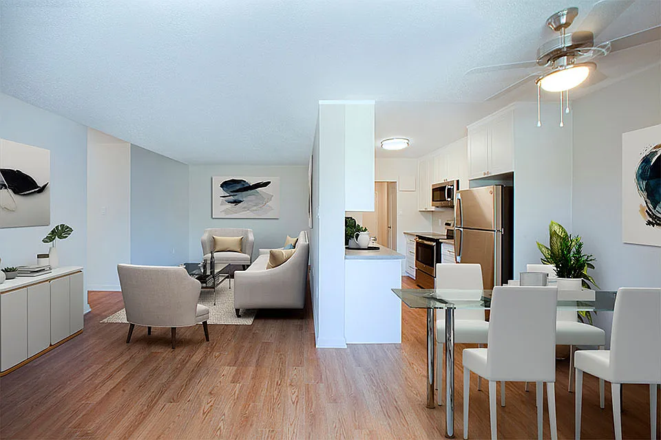 Marlan Towers — Photo 4