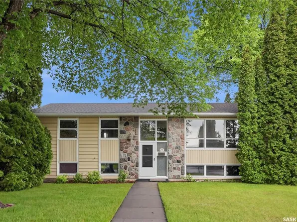 21 Bateman CRESCENT, Saskatoon, SK S7H 3C3