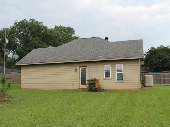 Cherry St, Tatum, TX 75691