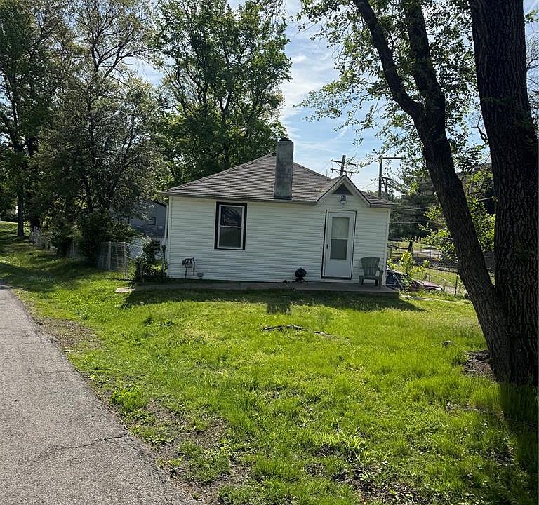 1st image of 223 Fairview Ln