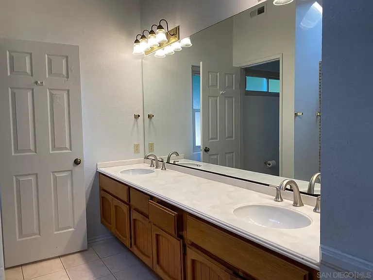 12592 Heatherfield Ln — Photo 31