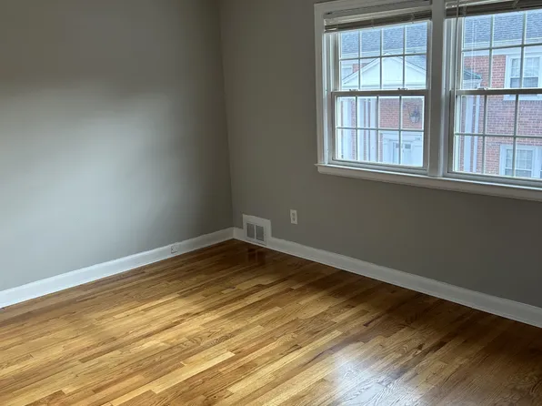 1160-1164 Whitney Avenue - 1160-G, 1160-1164 Whitney Ave, Hamden, CT 06517