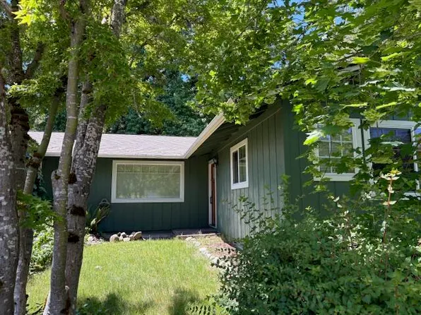 118 Swarthout Dr, Grants Pass, OR 97527