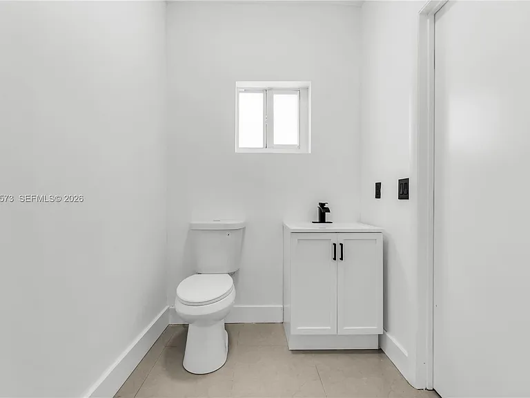 1011 SW 7th St #2 — Photo 20