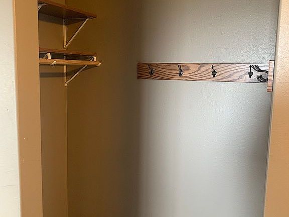 Entry coat and shoe storage 