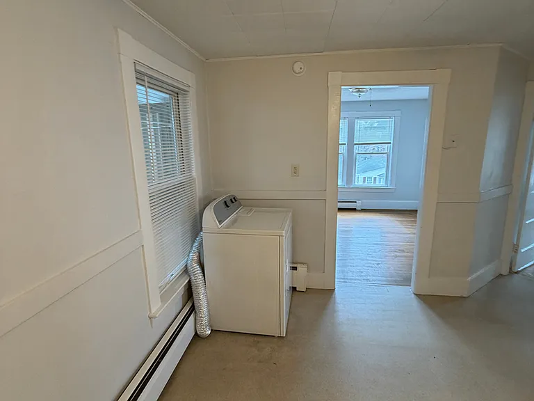 212 Waldo St — Photo 9