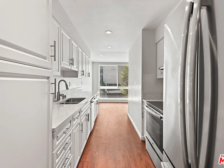 1340 S Beverly Glen Blvd #107 — Photo 10