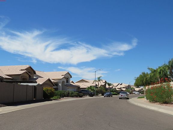 5th image of 224 W Angela Dr