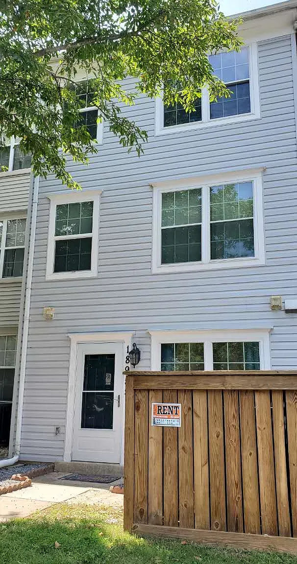 1 bed, 500 sqft, $1,300 — Photo 2