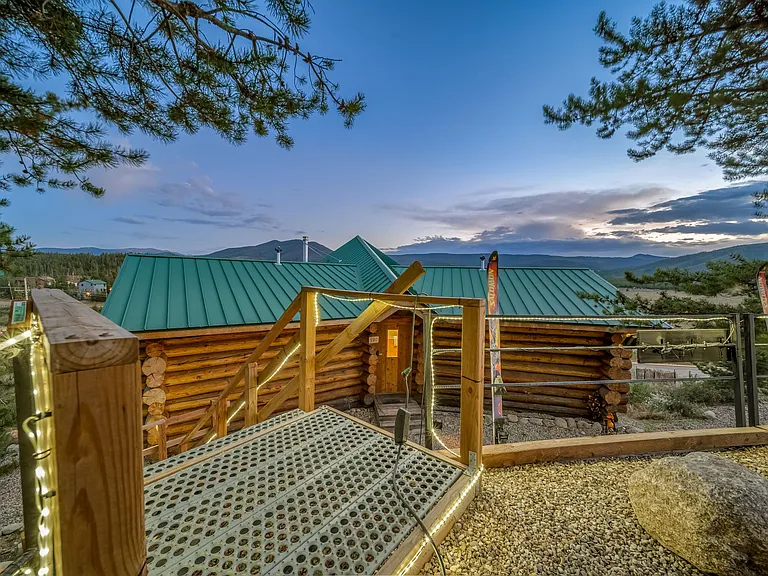 390 Pine View Dr — Photo 24
