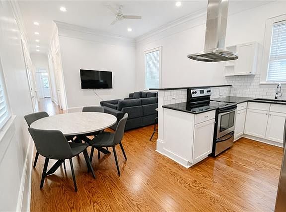 2nd image of 227 2nd St