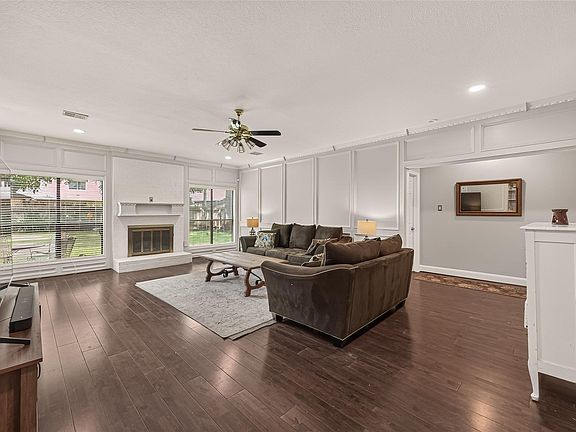 4th image of 18234 Oakhampton Dr