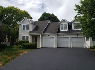 824 Derby Crse, St Charles, IL 60174