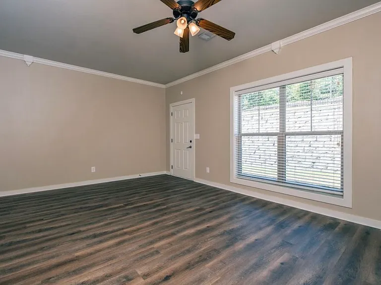 102 Venezia Ln — Photo 6