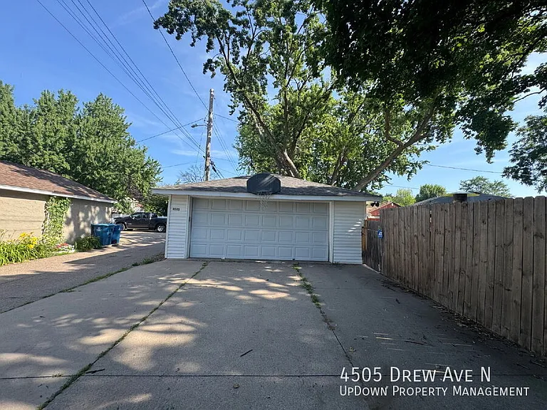 4505 Drew Ave N — Photo 27