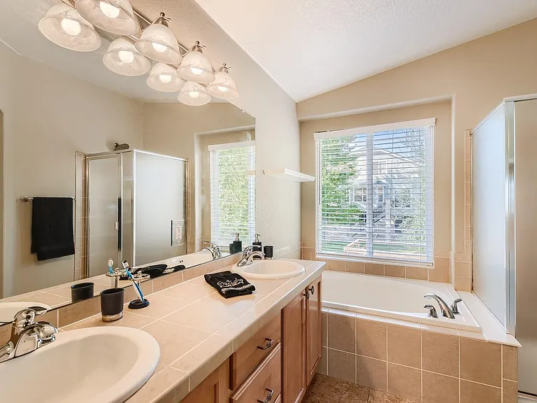 1514 Linden Way — Photo 18