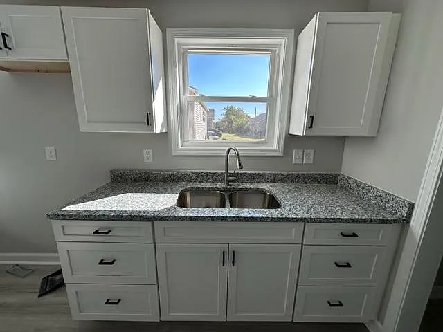 305 Leonford St — Photo 7