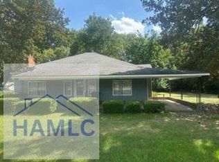 103 E Banks St, Glennville, GA 30427
