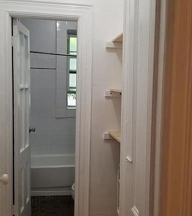 5th image of 81 N Henry St APT 4
