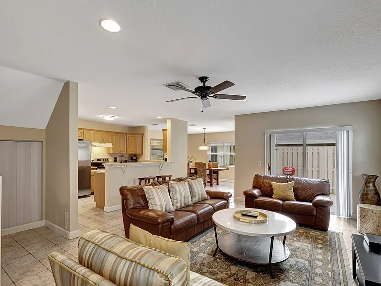 13792 Yarmouth Dr — Photo 19