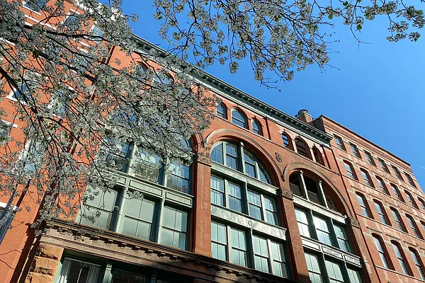 Rented by Compass | media 9