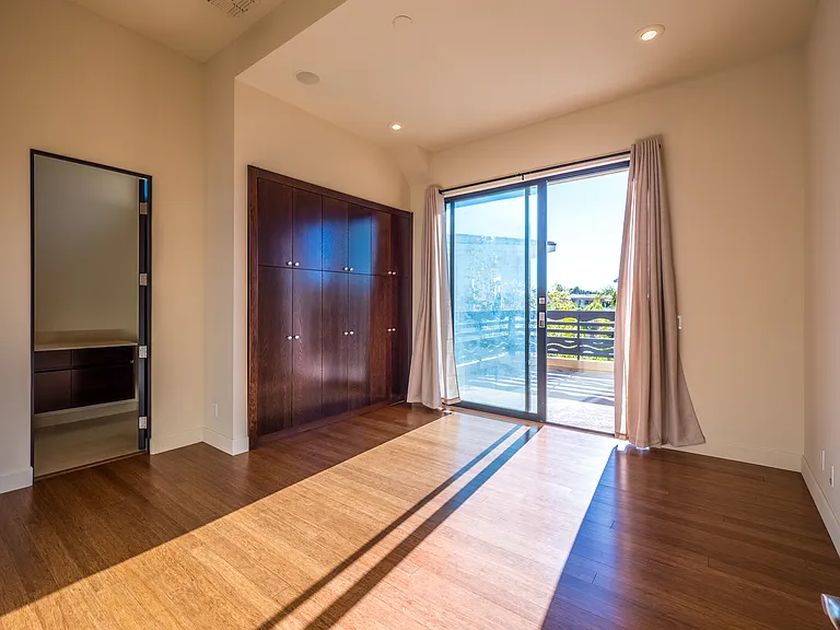 7426 Yonie Ct — Photo 32