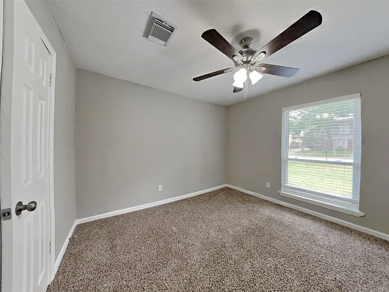 10210 Rippling Fields Dr — Photo 12