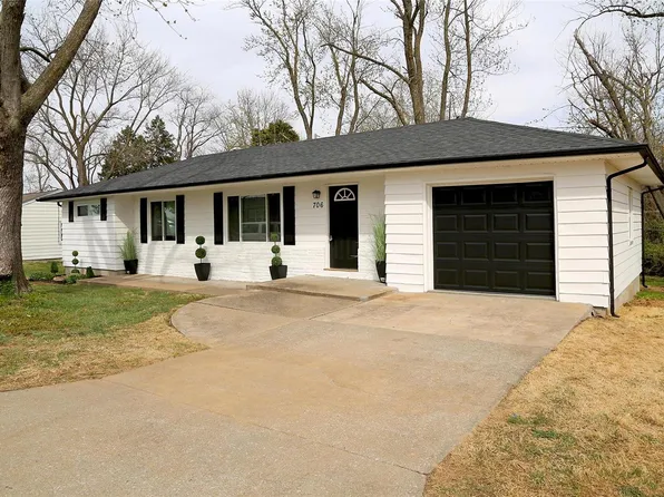 706 Highland Dr, O'Fallon, MO 63366