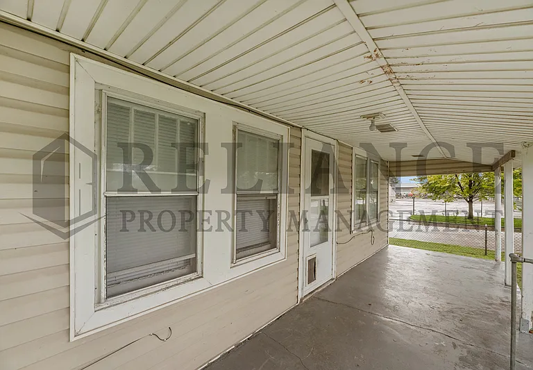 1501 S Walnut St — Photo 7