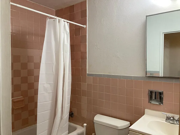 112 Washington Pl #12E — Photo 3