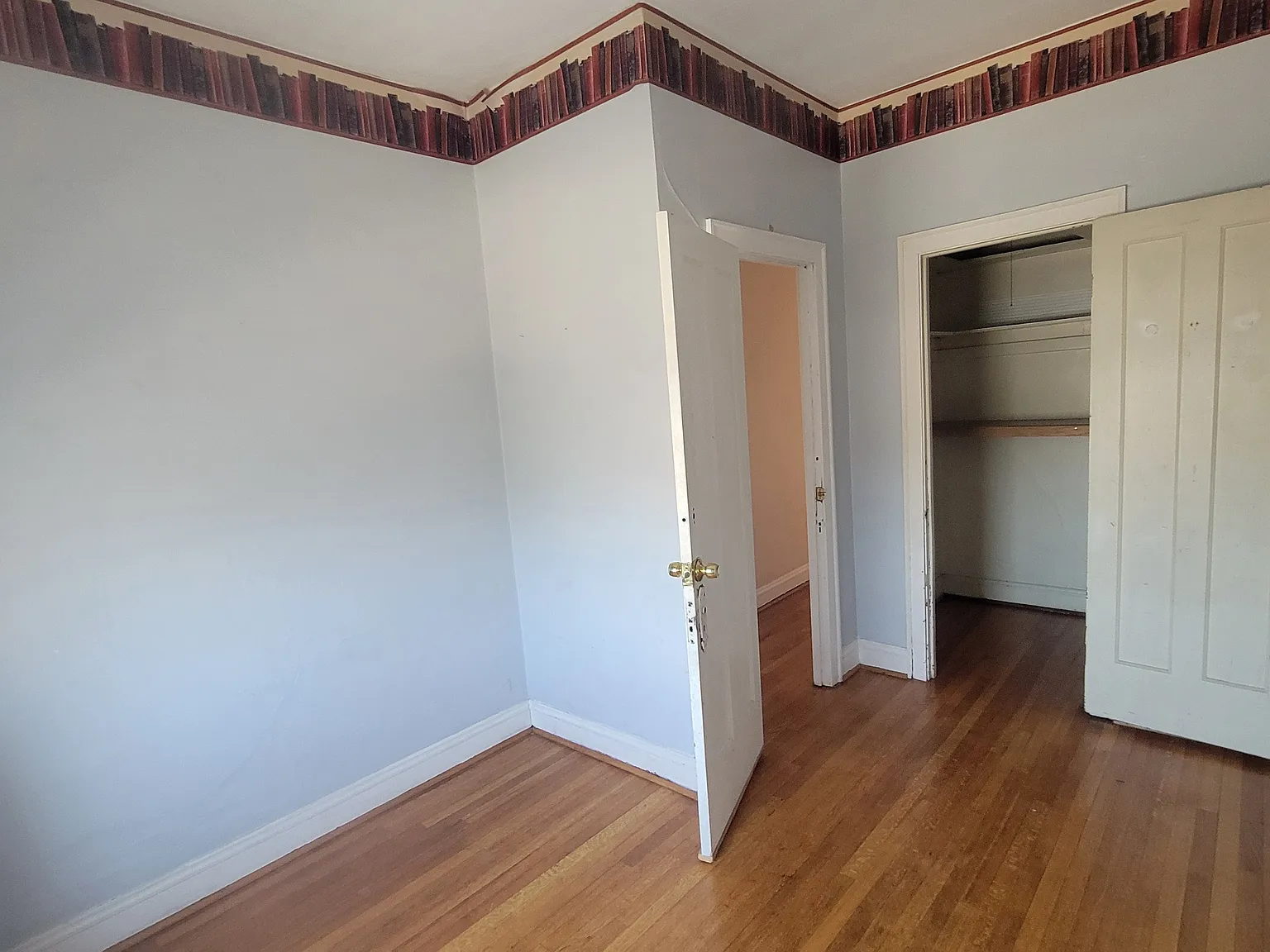 2212 S Laramie Ave — Photo 3