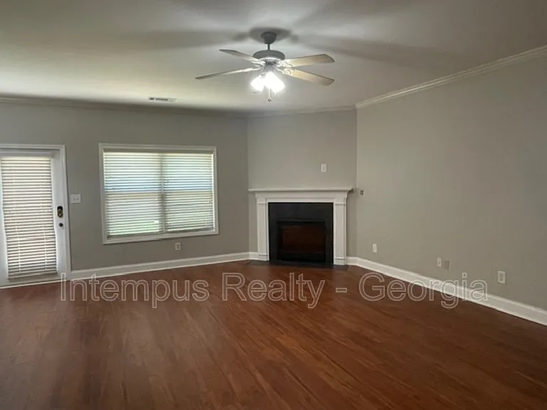1180 Pepper Ln — Photo 4
