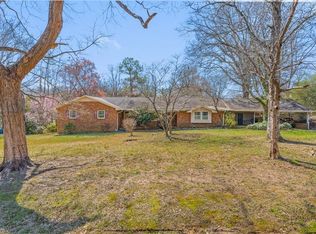 1714 Stratford Rd, Burlington, NC 27217