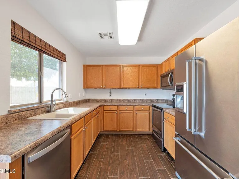13825 W Ironwood St — Photo 4