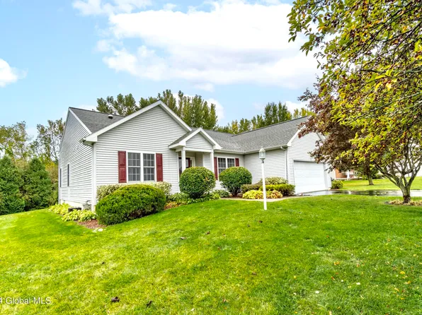 8 Mallard Cv, Ballston Lake, NY 12019