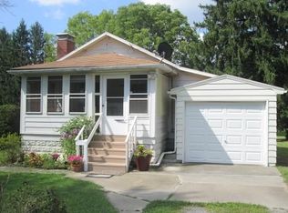 1180 Maple Dr, Hermitage, PA