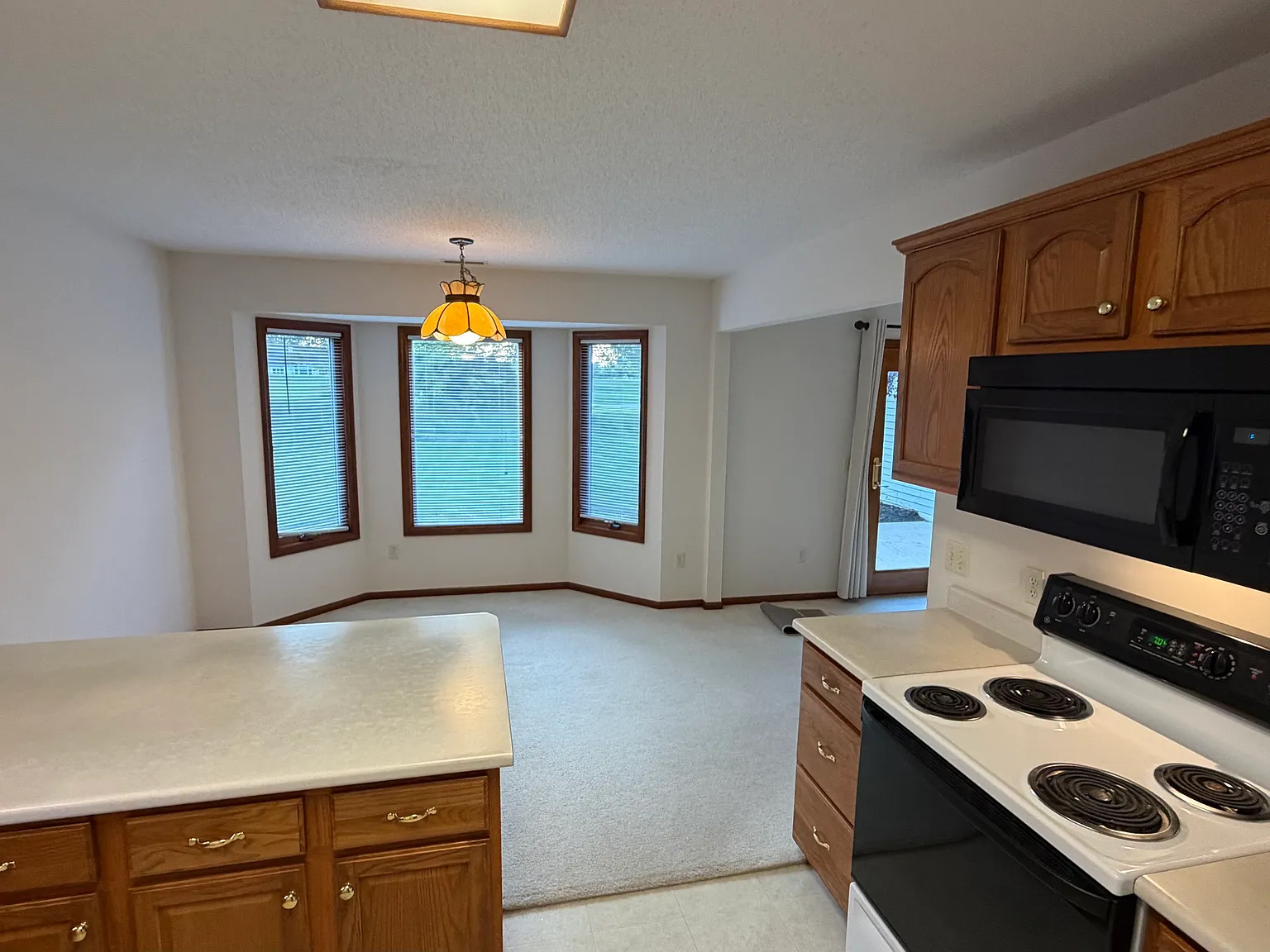 3 bed, 1185 sqft, $1,795 — Photo 4