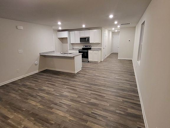 3rd image of 222 Winston Ln