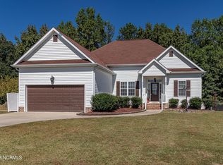 224 Starcrest Dr, Pikeville, NC 27863