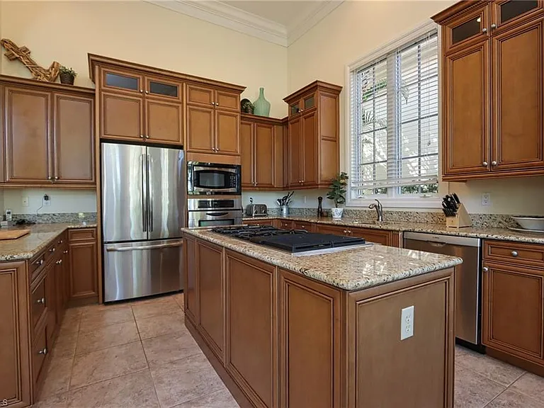 9799 Bay Mdw — Photo 5