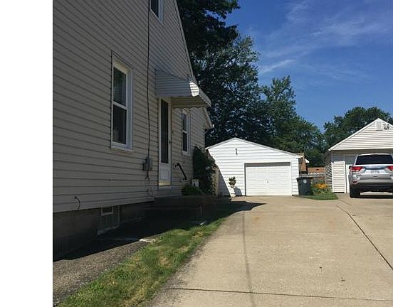 3rd image of 182 Emmons Ave