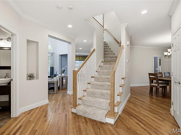 2nd image of 2143 Oak Dr