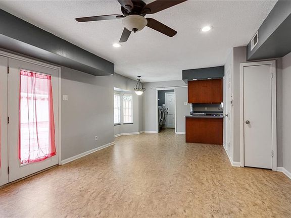 4th image of 2512 Valentine Ct