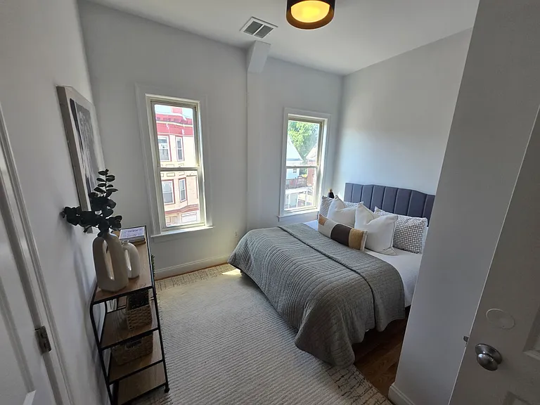 355 Adams Street — Photo 7