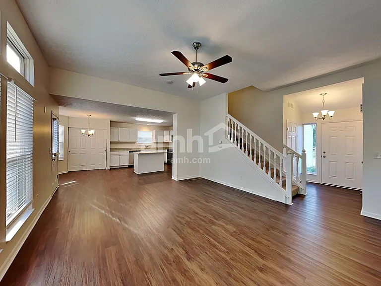 2274 Farmland Dr — Photo 7