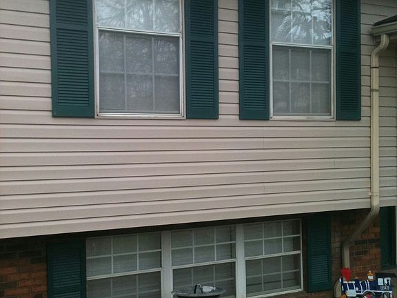 2nd image of 1120 Oakridge Ct